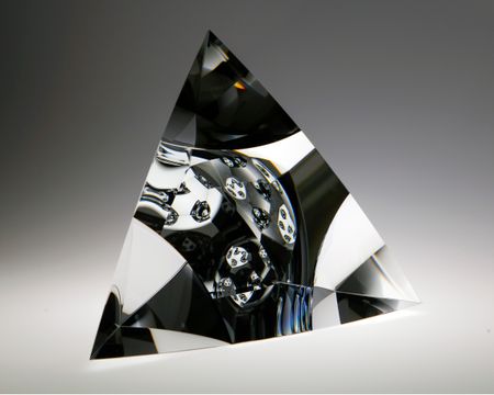 Tetrahedron Mirroring 4 in 1