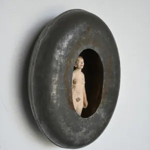 1. Akt in Wärmflasche 9x14x24cm