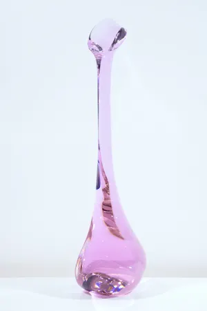 THE VASE THAT WANTED TO BE A FLOWER
